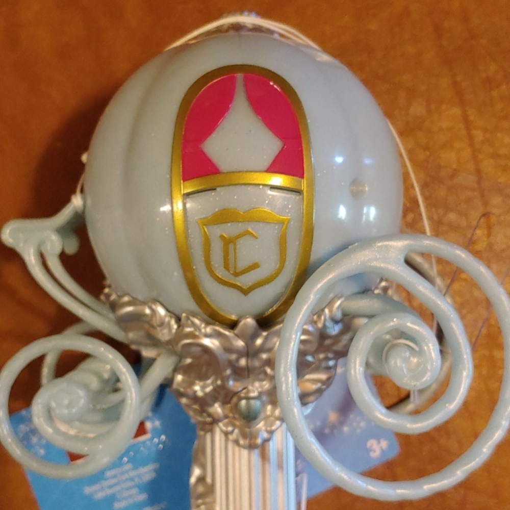 Last One Disney Cinderella carriage bubble blower - Picture 4 of 4